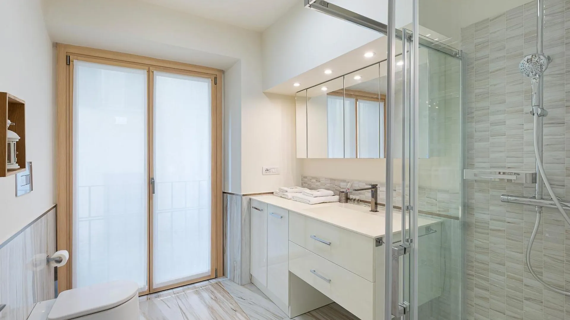 Easyhomes - Repubblica Milaan 0*,  Italië